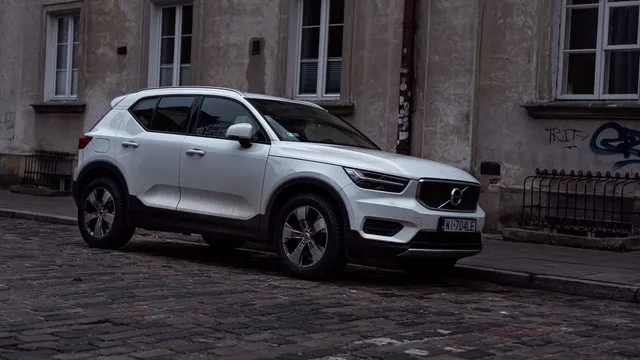 Volvo XC40 : guide complet des versions et prix